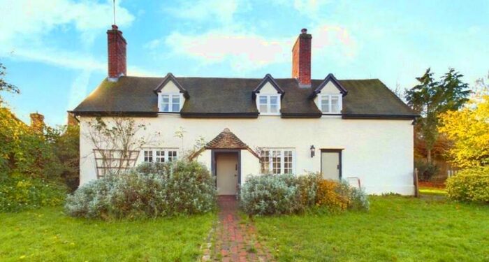 3 Bedroom Detached House To Rent In Ashampstead, Reading / Berkshire, RG8