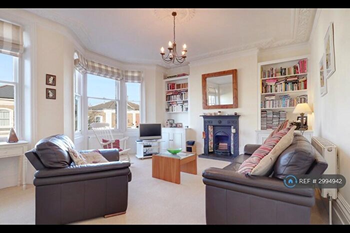 2 Bedroom Flat To Rent In Camden Hill Road, London, SE19