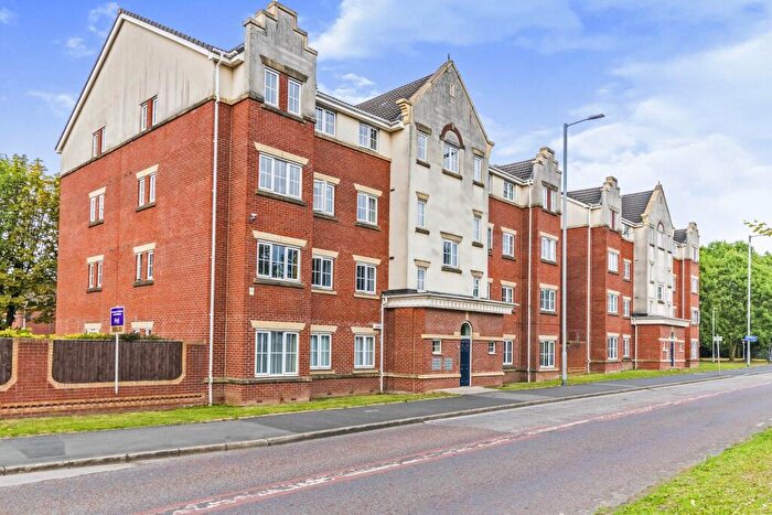 2 Bedroom Flat To Rent In Manchester, M12
