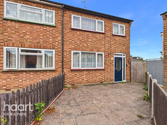 3 Bedroom Semi-Detached House For Sale In Margaret Close, Gidea Park, RM2