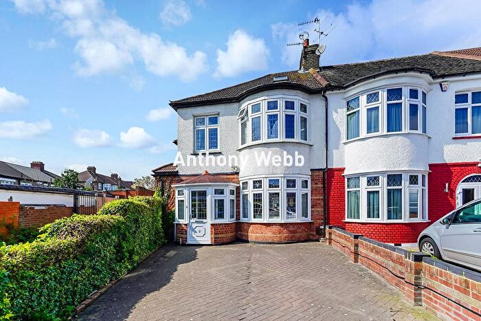 4 Bedroom End Terrace House For Sale In Ashley Gardens, Palmers Green, N13