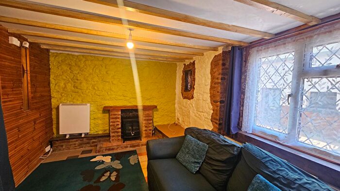1 Bedroom Flat To Rent In Higher Roccombe, Stokeinteignhead, TQ12