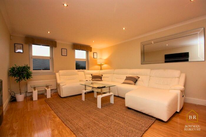 2 Bedroom Flat To Rent In Harbourside, Inverkip, Inverkip, PA16