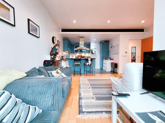 2 Bedroom Flat To Rent In Putney Wharf Tower, Brewhouse Lane, London, SW15