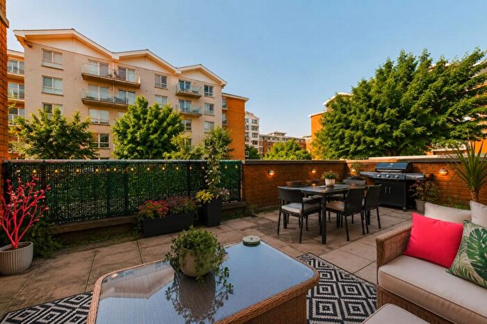 2 Bedroom Apartment For Sale In Century Wharf, Cardiff Bay, CF10