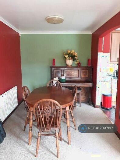 4 Bedroom Semi-Detached House To Rent In Hemmingfield Crescent, Worksop, S81
