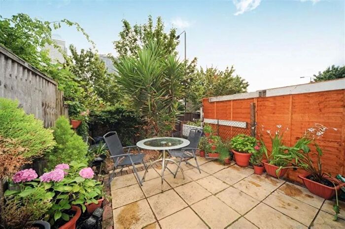 2 Bedroom Terraced House For Sale In Saltwell Street, London, E14