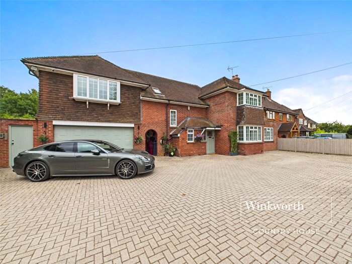 5 Bedroom Detached House For Sale In Westwood Road, Tilehurst, Reading, Berkshire, RG31