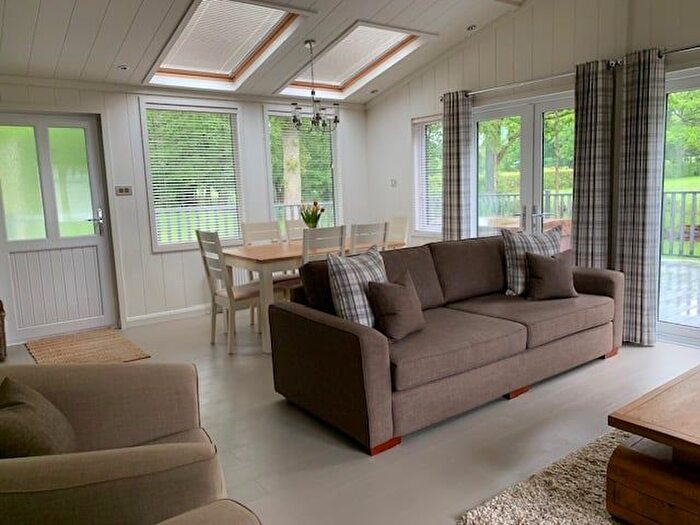 2 Bedroom Chalet For Sale In Westfield Lane, Hastings, TN35