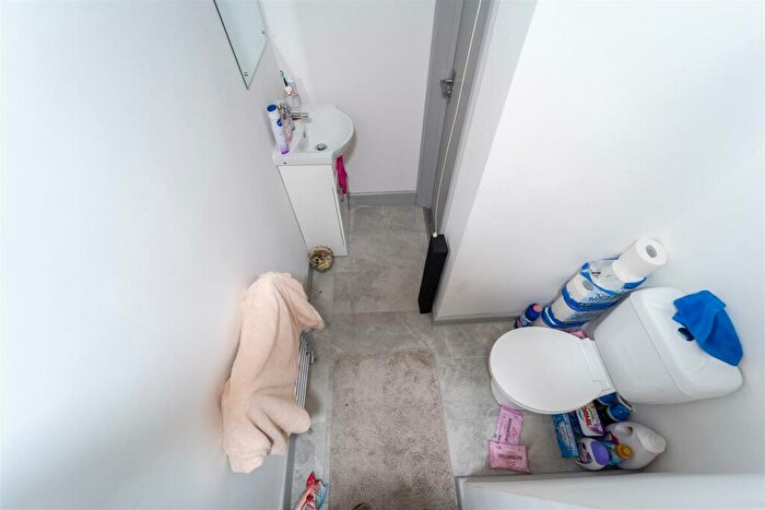 5 Bedroom House To Rent In Teignmouth Road, Birmingham, B29