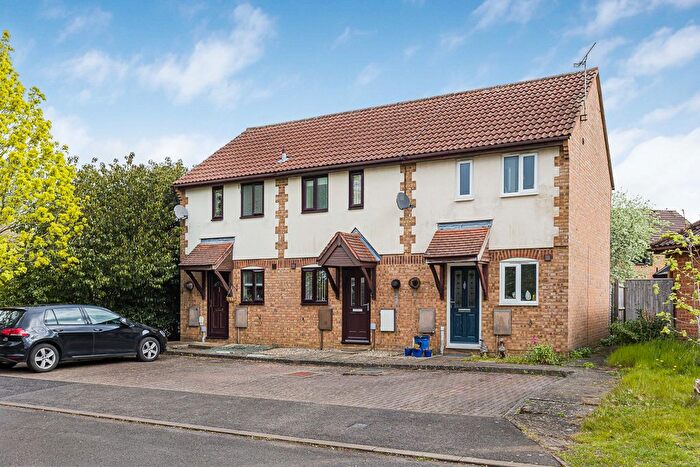 1 Bedroom Terraced House For Sale In Lapwing Close, Bicester, OX26