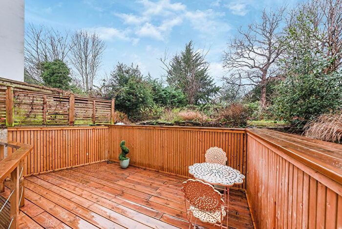 1 Bedroom Flat To Rent In Thicket Road, London, SE20