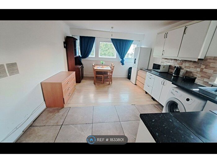 3 Bedroom Flat To Rent In Norton Tower, Birmingham, B1