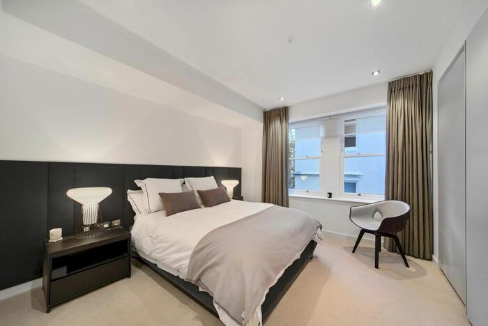 3 Bedroom Flat To Rent In Aldwych Chambers, Essex Street, WC2R