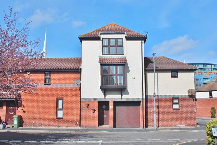 4 Bedroom Town House For Sale In Armory Lane, Old Portsmouth, PO1