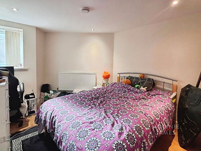 1 Bedroom Flat To Rent In Richmond Road, Roath, Cardiff, CF24