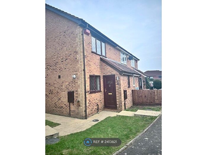 2 Bedroom End Of Terrace House To Rent In Mill Meadow, Northampton, NN2