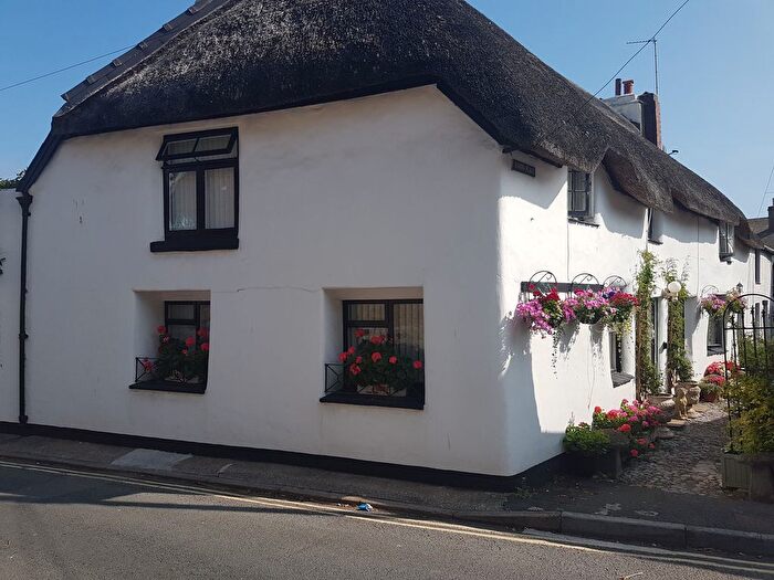 2 Bedroom Cottage For Sale In Eaton Place, Paignton, TQ4