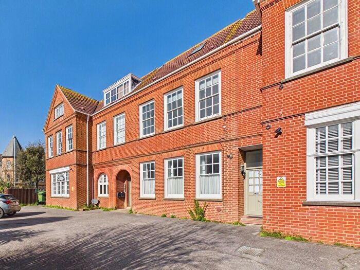 2 Bedroom Apartment To Rent In Shelley Road, Worthing, BN11