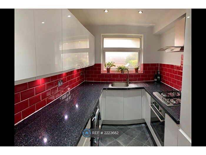 1 Bedroom Flat To Rent In Abinger Lodge, Lancing, BN15