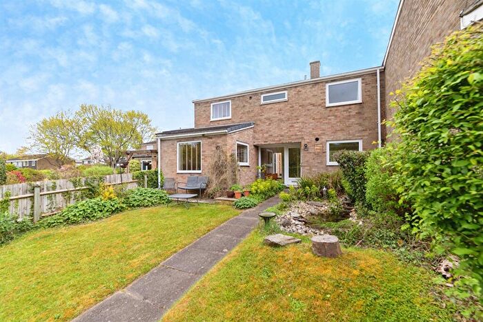 3 Bedroom Link Detached House For Sale In Vardon Road, Stevenage, SG1