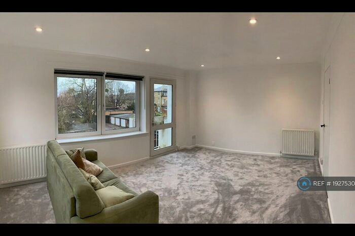 2 Bedroom Maisonette To Rent In Maple Road, Surbiton, KT6