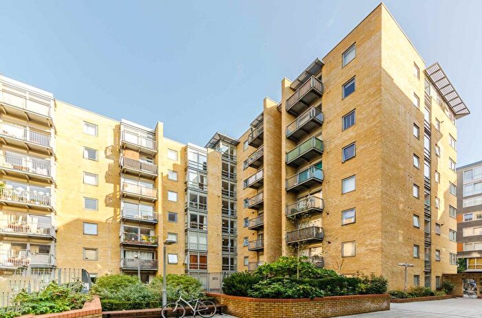 1 Bedroom Flat For Sale In Moore House, Docklands, London, E14
