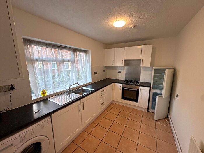 1 Bedroom Flat To Rent In Cambridge Park, London, E11