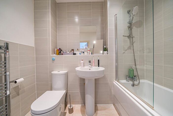 1 Bedroom Apartment For Sale In Bazalgette House, Arbuthnot Road, Morden, Surrey, SM4
