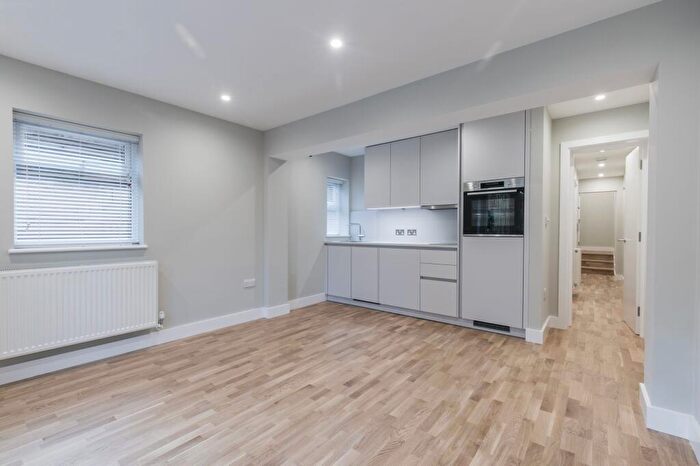 1 Bedroom Flat To Rent In Dennington Park Road, NW6