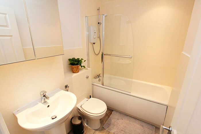 2 Bedroom Apartment For Sale In Wardour Court, Bow Arrow Lane, DA2