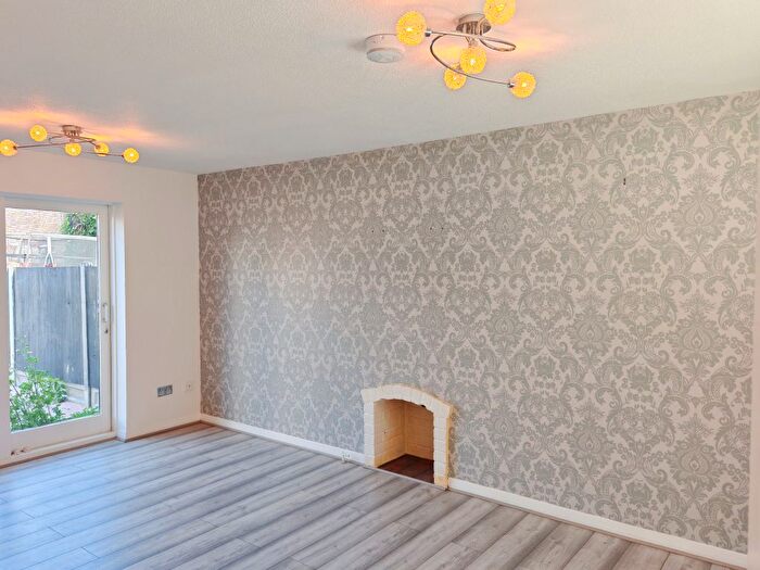 3 Bedroom Detached House To Rent In Fulmer Road, London, E16