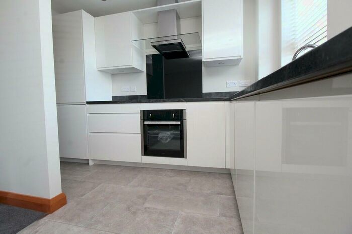 1 Bedroom Apartment To Rent In Radcliffe Road, West Bridgford, NG2