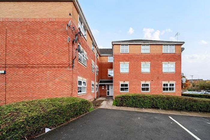 2 Bedroom Flat For Sale In Botham Drive, Slough, SL1