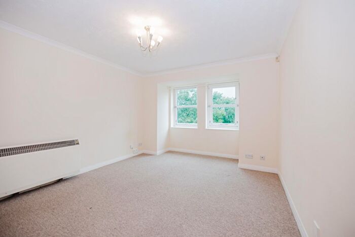2 Bedroom Flat To Rent In Craighouse Gardens, Edinburgh, EH10