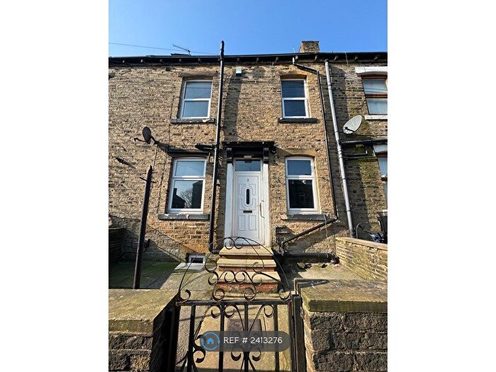 3 Bedroom Terraced House To Rent In Friendly Street, Halifax, HX3