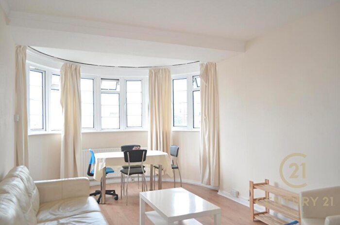 3 Bedroom Flat To Rent In Glenbuck Road Surbiton, KT6