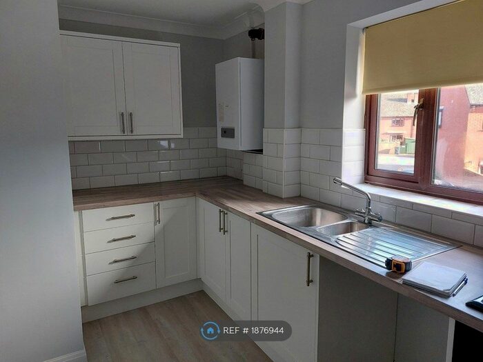 2 Bedroom Flat To Rent In Sheppards Field, Wimborne, BH21