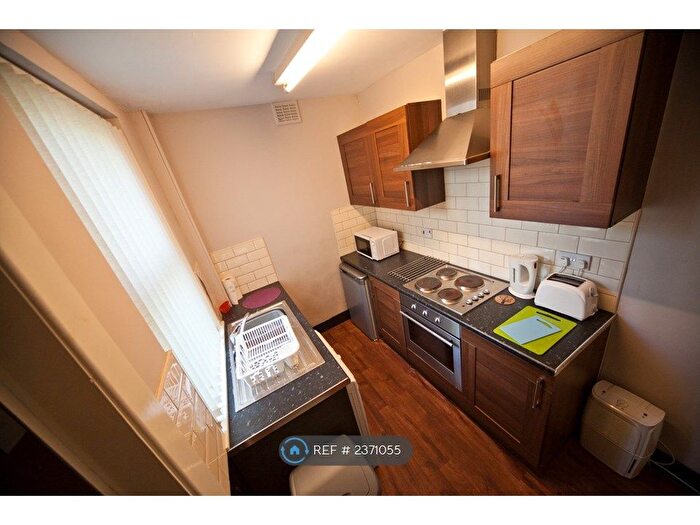 4 Bedroom Terraced House To Rent In Kenmure Place, Preston, PR1