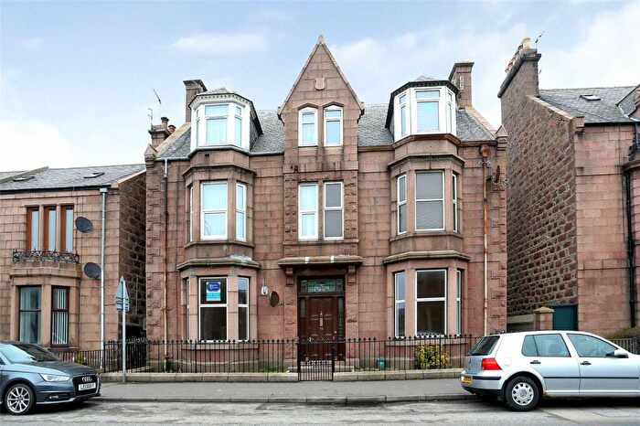 2 Bedroom Flat To Rent In Queen Street, Peterhead, AB42