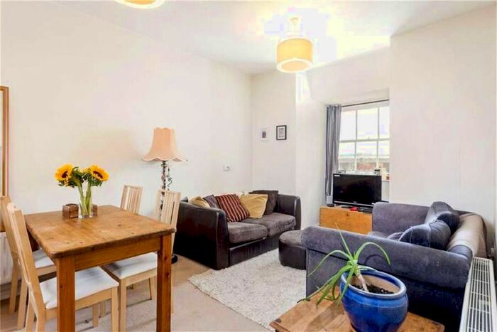 1 Bedroom Flat To Rent In 330 Garratt Lane, Earlsfield SW18