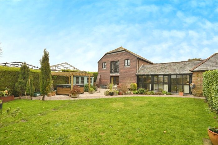4 Bedroom Barn Conversion For Sale In Ashford Road, New Romney, Kent, TN28