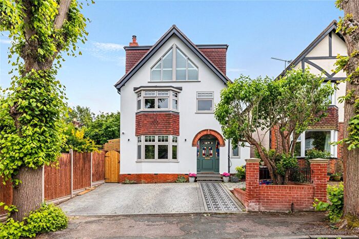 4 Bedroom Detached House For Sale In Guildford, Surrey, GU2