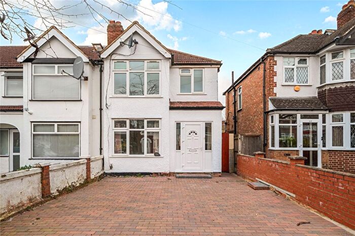 3 Bedroom End Terrace House For Sale In Barmouth Avenue, Perivale, Greenford, UB6