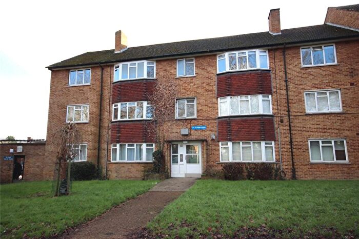 2 Bedroom Flat To Rent In Enfield Road, Enfield, EN2