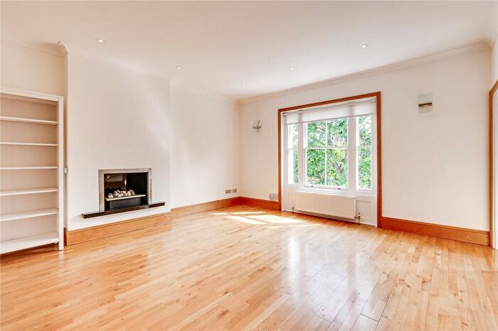 3 Bedroom Flat To Rent In Thurlow Road, Hampstead, NW3