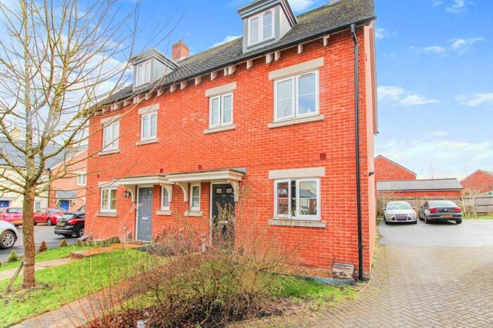 4 Bedroom Semi-Detached House To Rent In Stalls Road, Andover, SP11