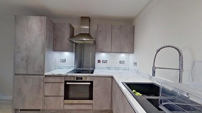 2 Bedroom Flat To Rent In Atkinson Street, Leeds, LS10