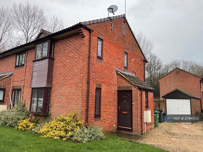 2 Bedroom End Of Terrace House To Rent In Hathersage Moor, Swindon, SN3