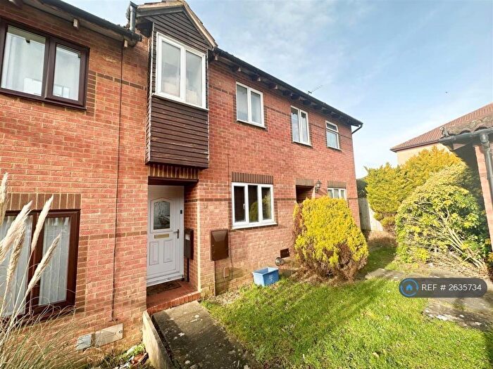 2 Bedroom Terraced House To Rent In Hexham Gardens, Bletchley, Milton Keynes, MK3
